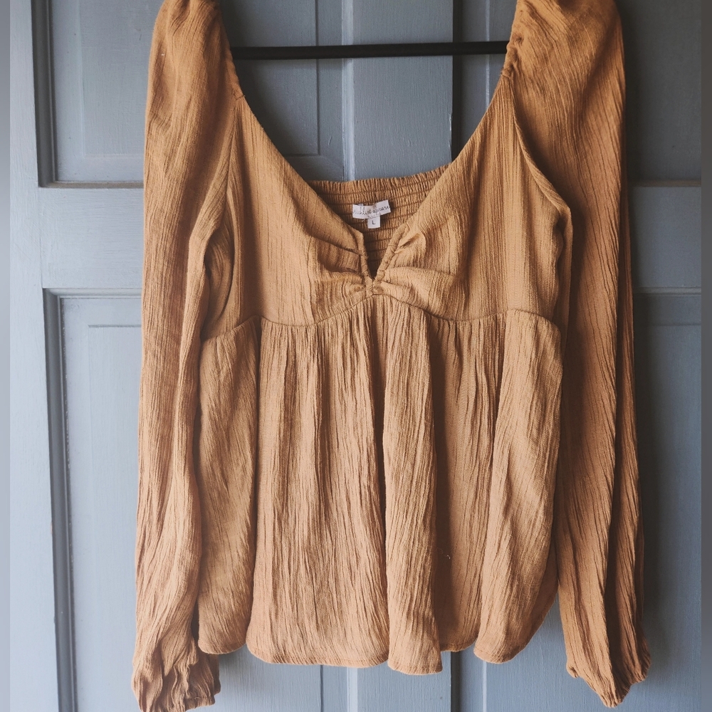 Size Large V Cut Top